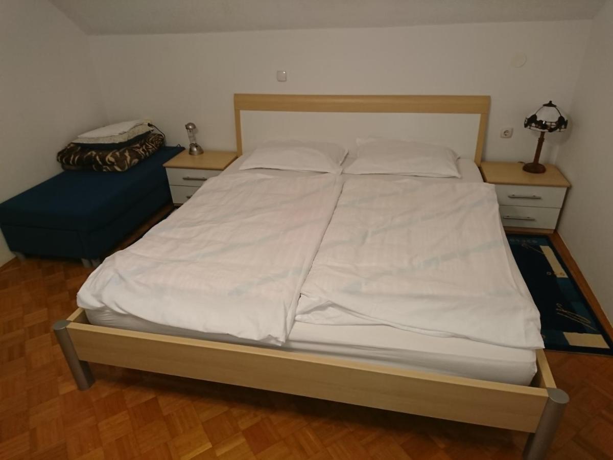 Križe Sobe Janez B&B 외부 사진